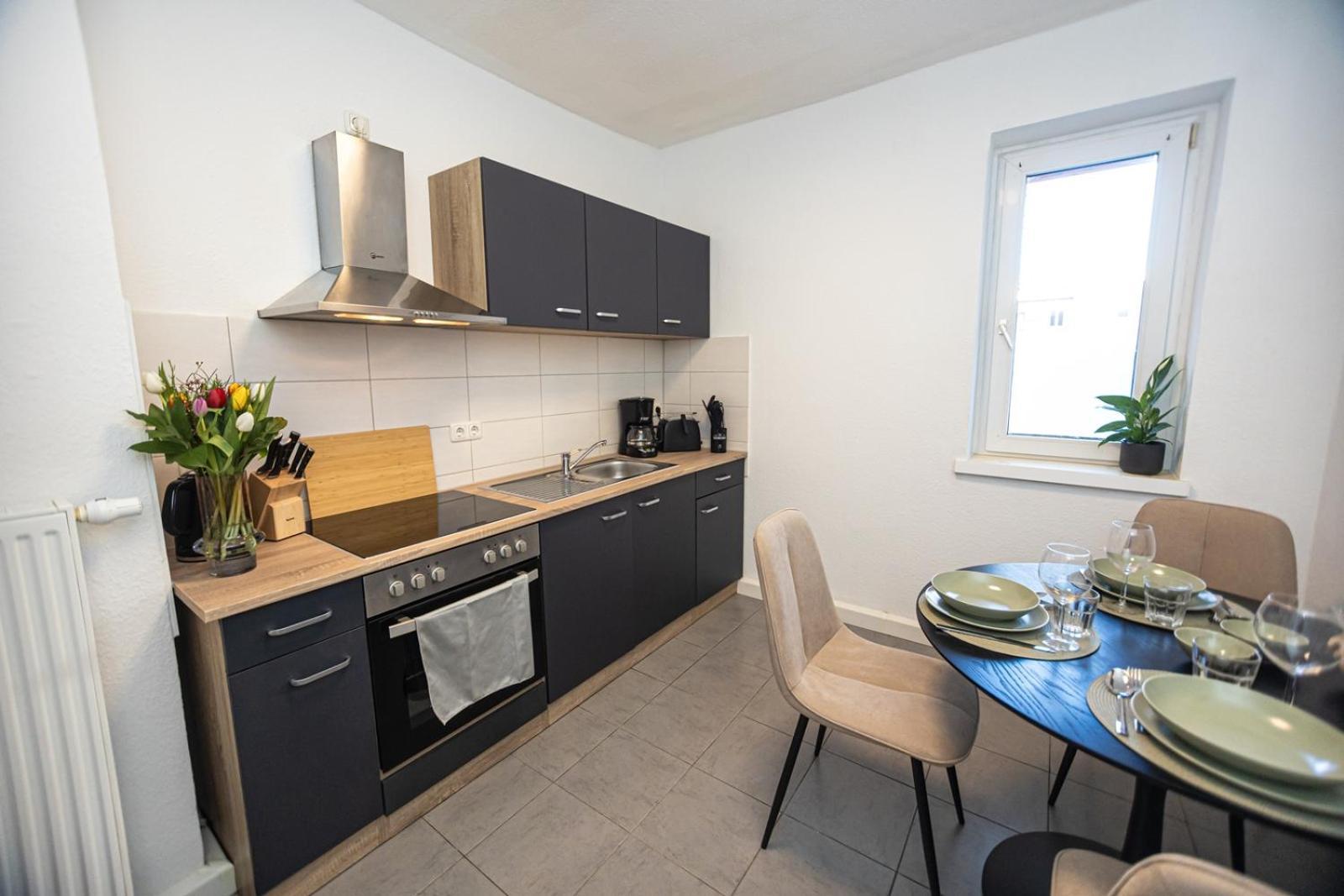 Blossfeld-Apartments Geraeumige Stadtoase Mitten Im Zentrum Mit 3 Schlafzimmern, Gratis Parkplatz, W-Lan, Netflix Йена Екстериор снимка